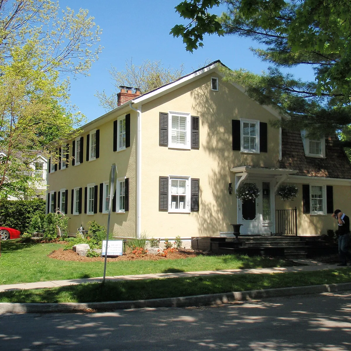 Established detached home on a mature residential street in Oakville